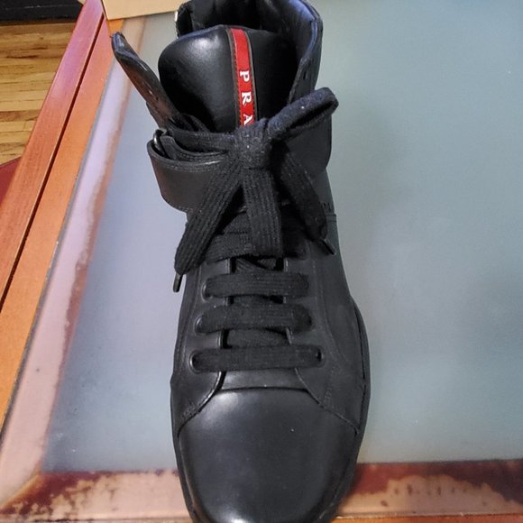 prada - Picture 2 of 2